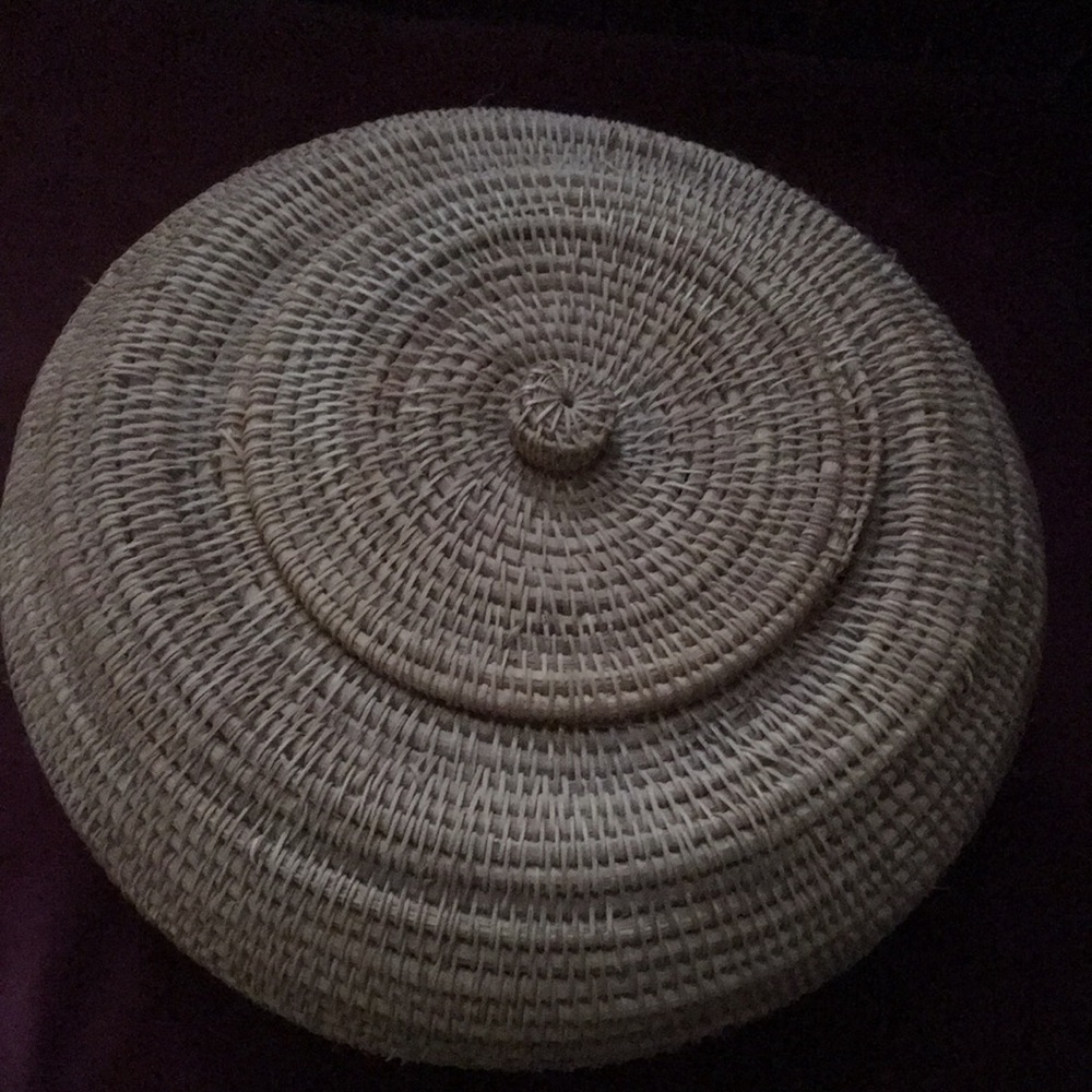 Rustic Woven Basket Tray